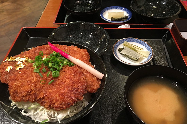 わらじカツ丼